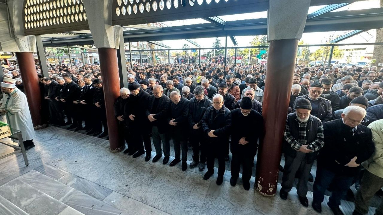 10. Kattan Düşen Akademisyen Toprağa Verildi (3)