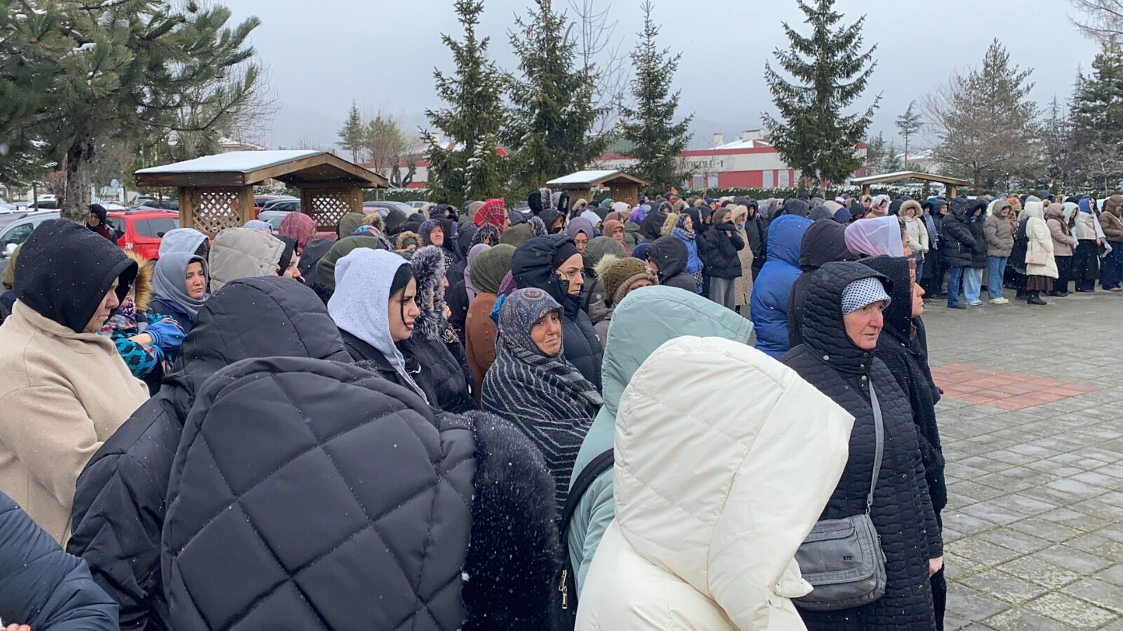 16 Yaşındaki Oğlunun Acısına Dayanamadı! Kalp Krizi Geçirdi Oğlunun Yanına Defnedildi! 12