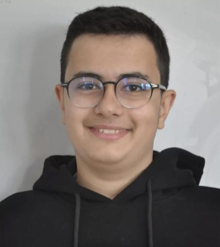 16 Yaşındaki Oğlunun Acısına Dayanamadı! Kalp Krizi Geçirdi Oğlunun Yanına Defnedildi! 16