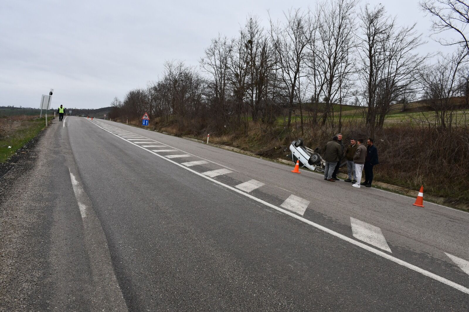 21 Yaşındaki Sürücü Hakimiyetini Kaybetti! Yoldan Çıkan Araç Takla Attı Maddi Hasar Oluştu! 22