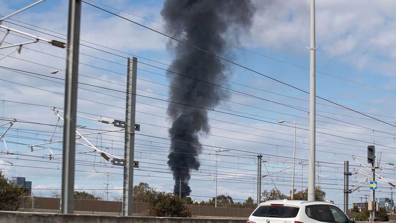 Abd Ve İsrail'den İran'a Saldırı! Olağanüstü Hal Ilan Edildi İran'dan Misilleme Geldi! 12