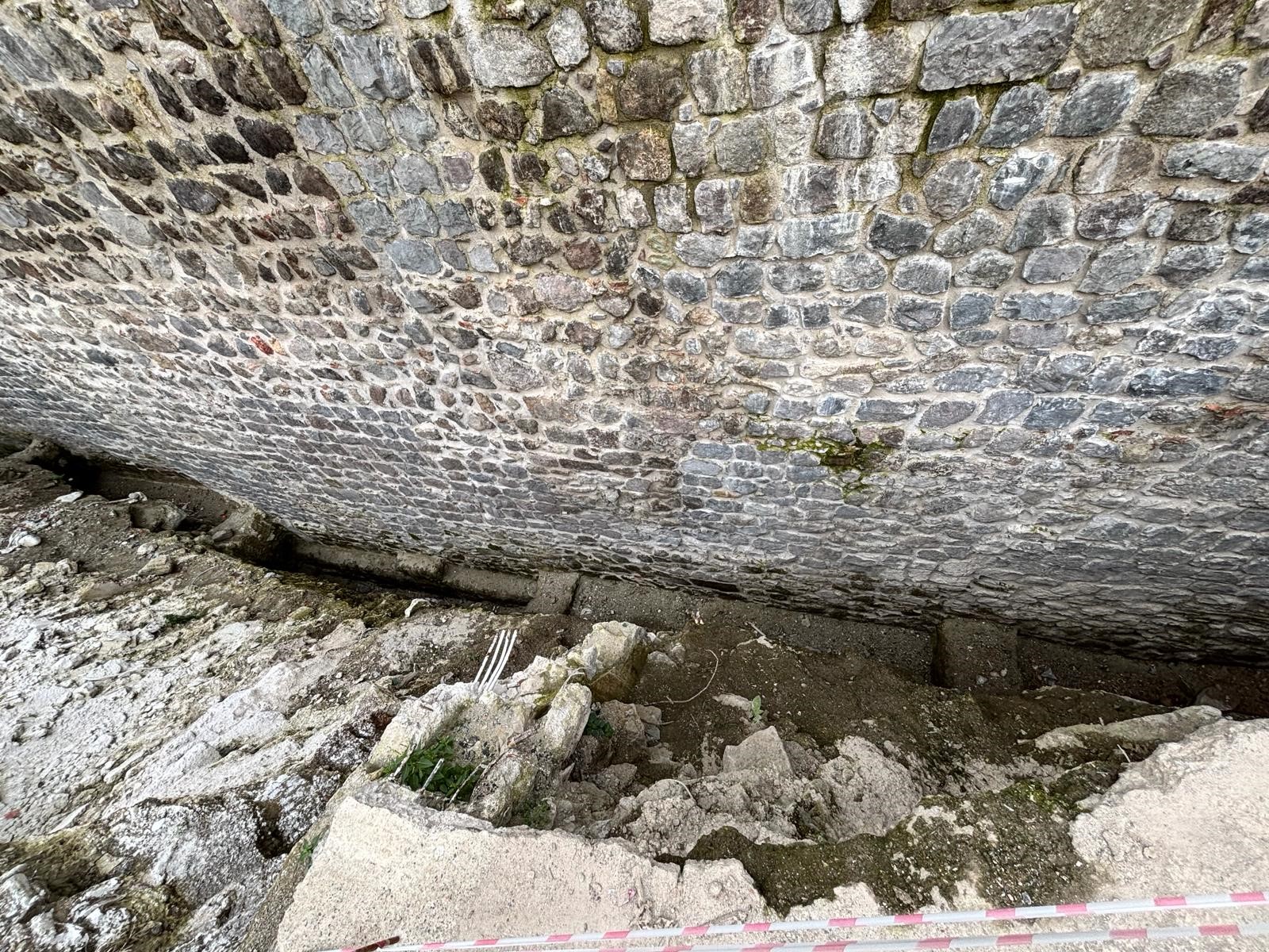 Antik Dönemin Ticaret Kapısı Sekiz Metre Aşağıda Bulundu8