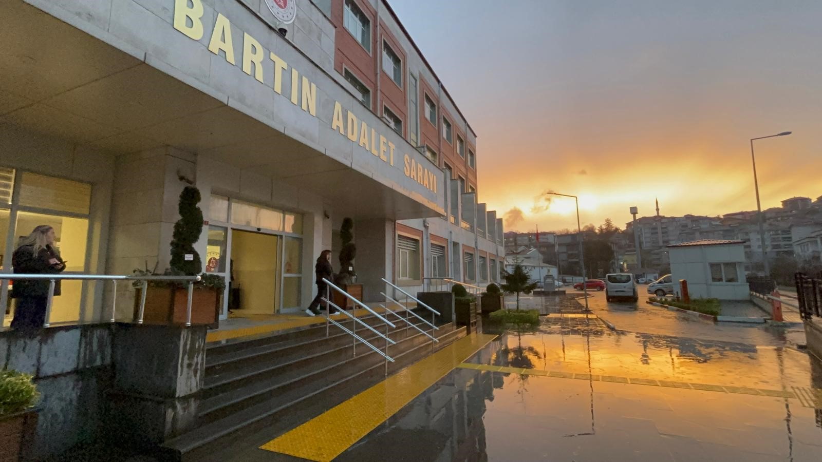 Arazi Kavgasında Aynı Aileden 3 Kişi Öldürülmüştü 2 Sanığa Müebbet Hapis Cezası Verildi! 24