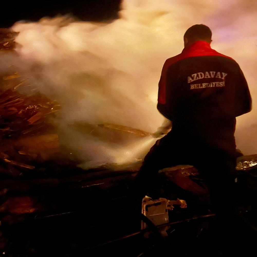 Azdavay Belediyesi Yangın Söndürdü (5)