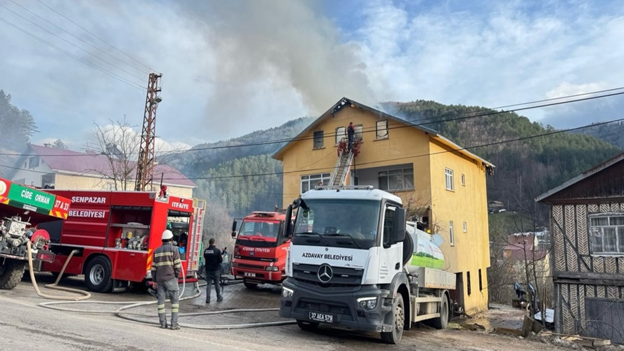 Azdavay Muhtar Evi Yangın (2)