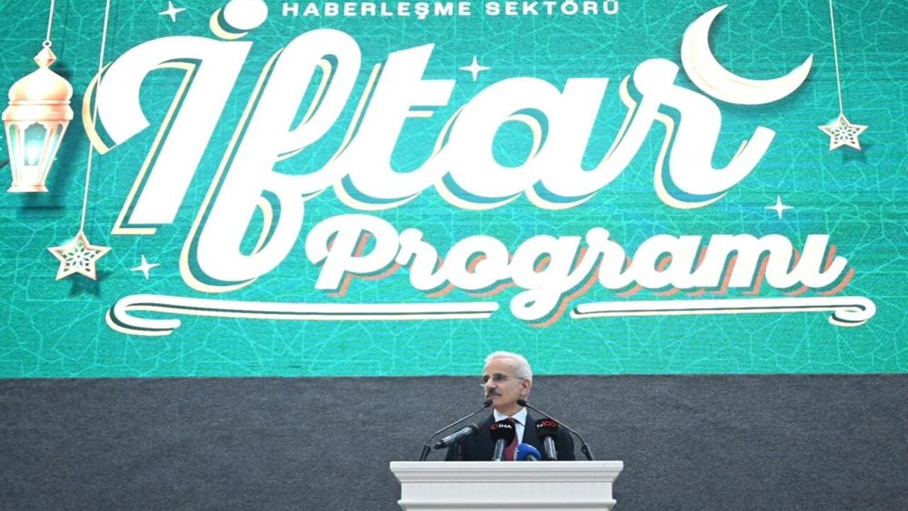 Bakan Uraloğlu Iletişim (1)