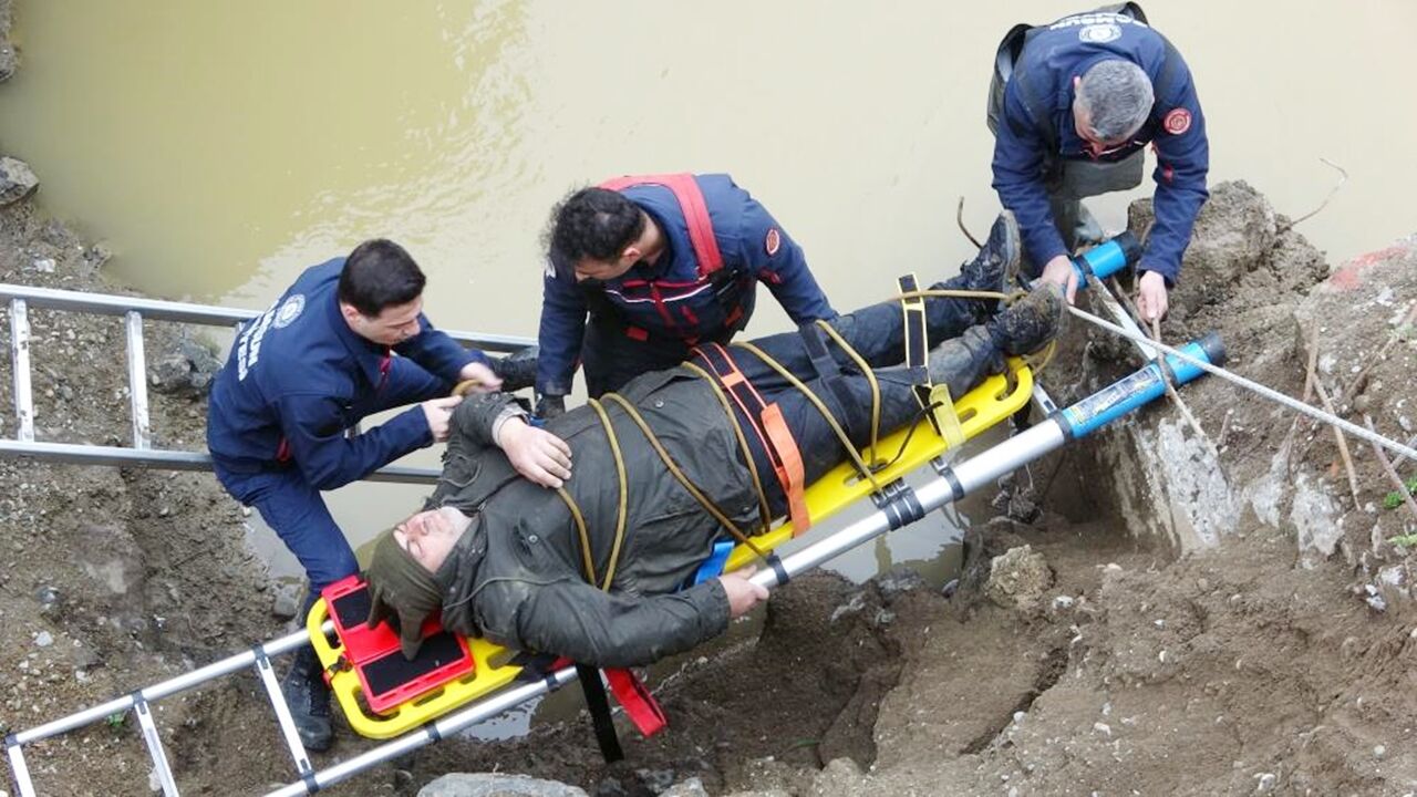 Bisikletli Sürücü Irmağa Düştü (3)