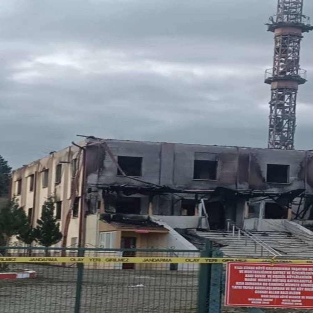 Bolu Cami Yangını Alev Alev (2)