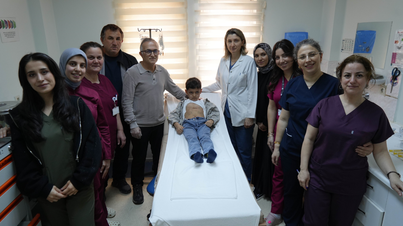 Çocuklarda Nadir Diyafram Fıtığı İlk Kez Kapalı Yöntemle Tedavi Edildi3