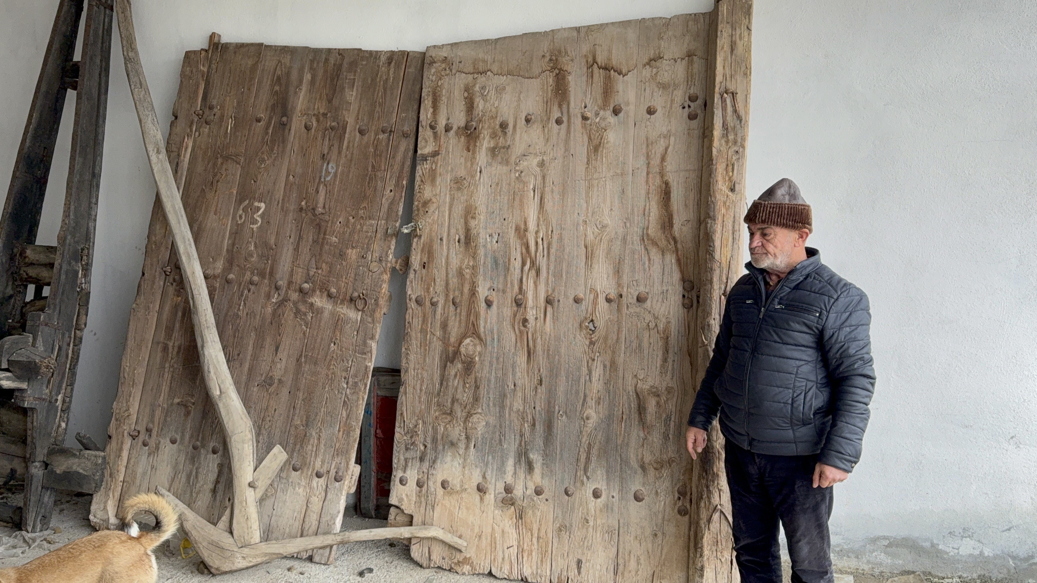 Çocukluk Merakı Zaman Tüneline Dönüştü Bu Dükkânda Saatler Geriye Akıyor1