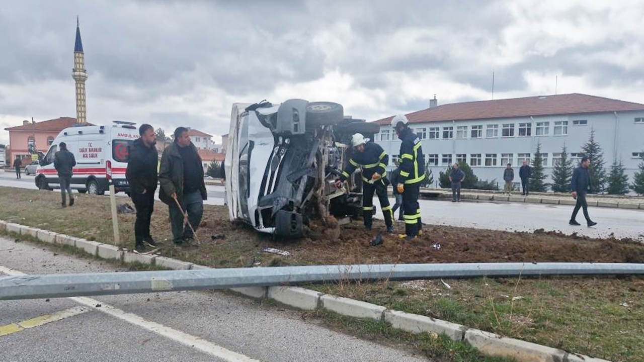 Çorum Kamyon Kaza Direk (3)