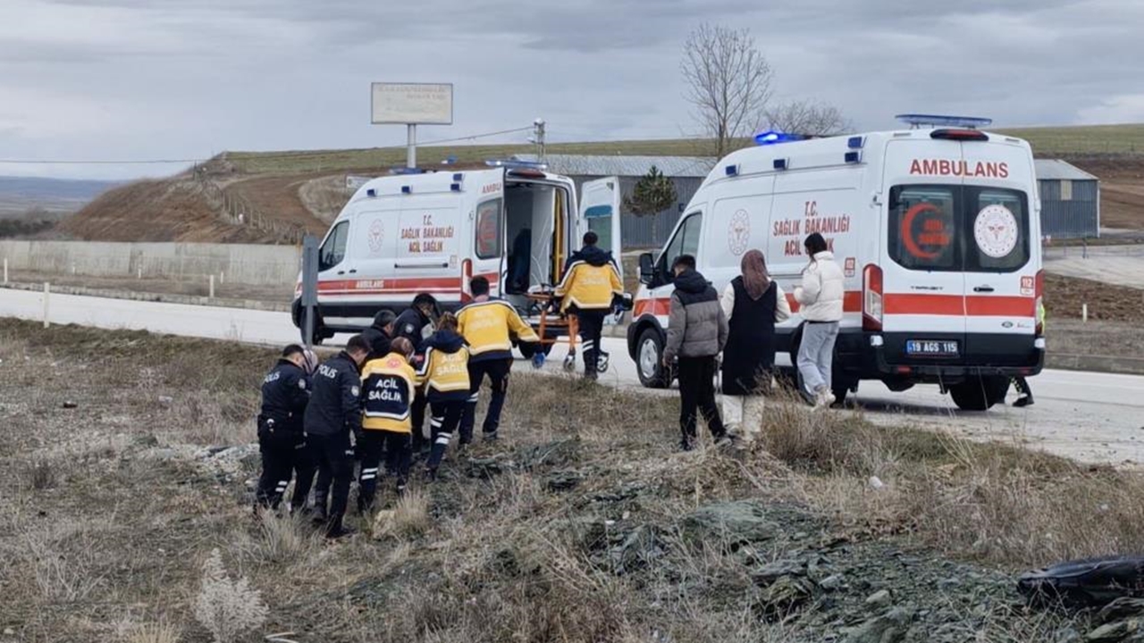 Çorum Otomobil Takla Attı Yaralı Sedye (3)