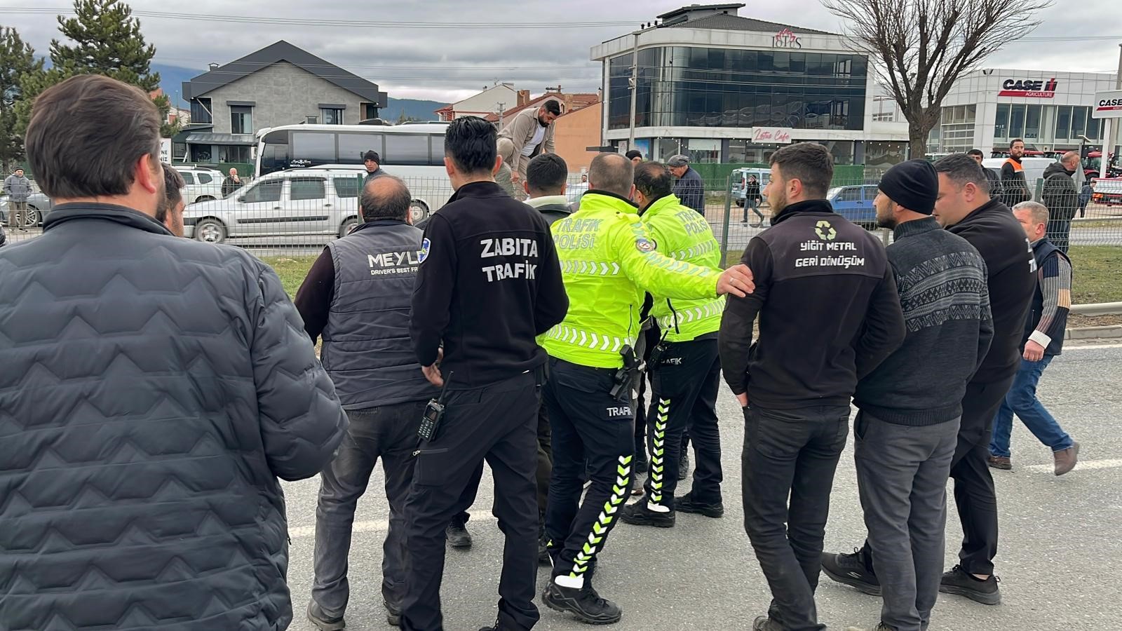 D 100’De Zincirleme Kaza 7 Yaralı, 2 Gözaltı2