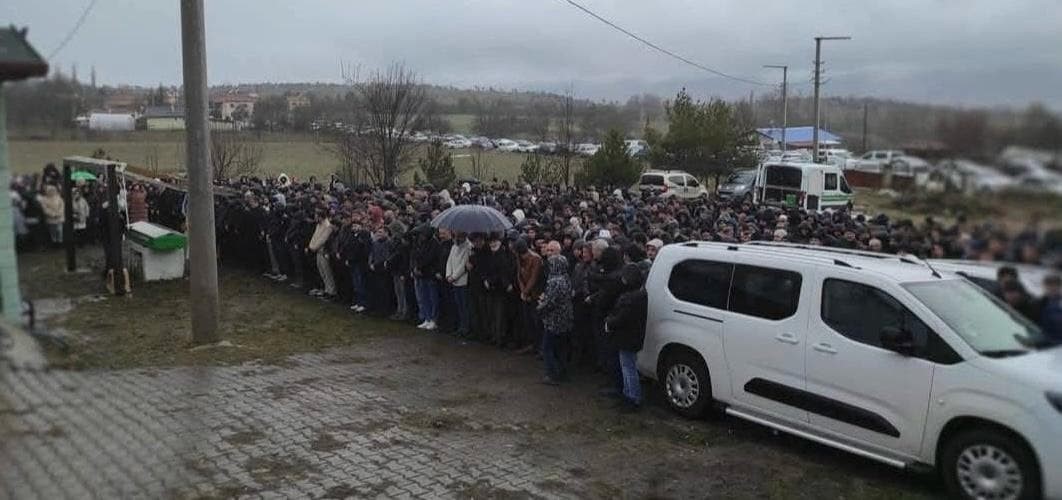 Doğum Sırasında Fenalaşan 26 Yaşındaki Genç Kadın Hayatını Kaybetti 12