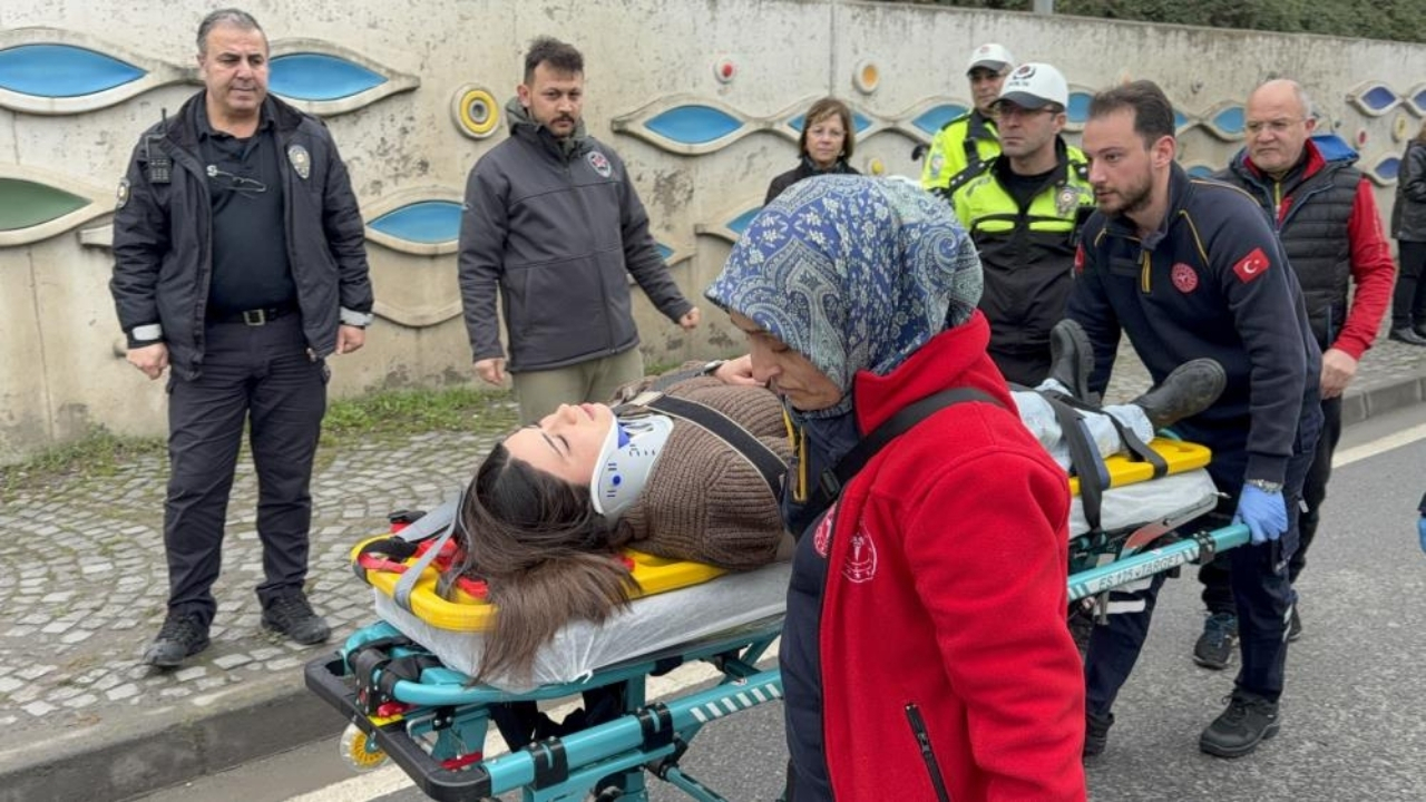 Feci Çarpışma Motosikletli Kadın Hastanelik Oldu (1)