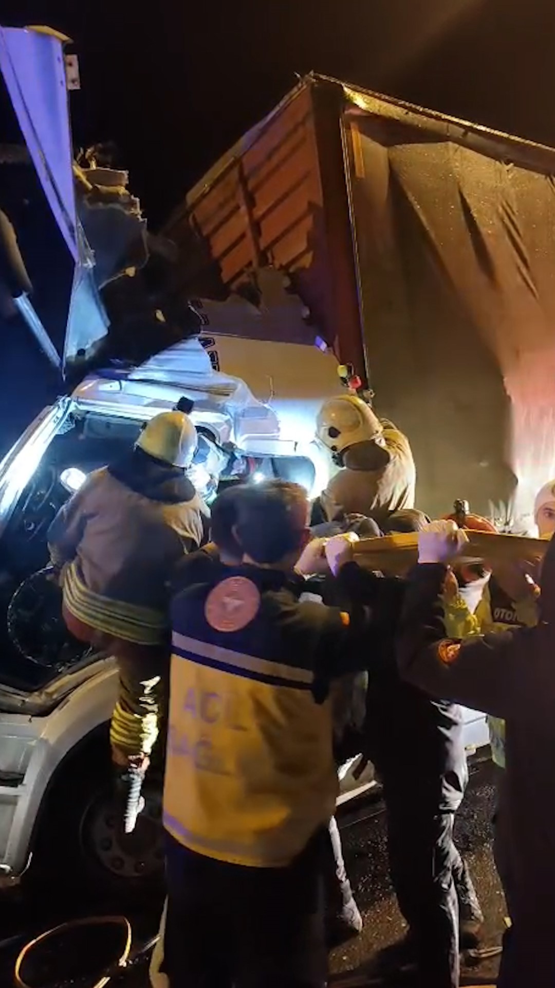 Feci Kaza! Kamyonlar Çarpıştı 1 Ölü, 1 Yaralı! 22