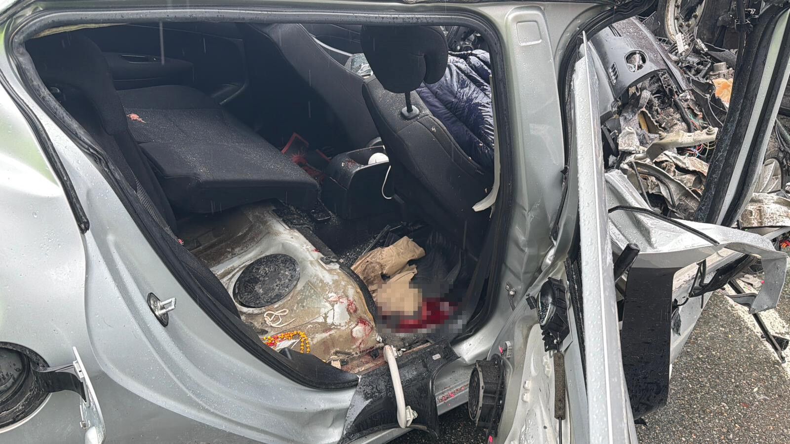 Feci Kaza! Otomobil Park Halindeki Tıra Çarptı 2 Ölü, 1 Yaralı! 214