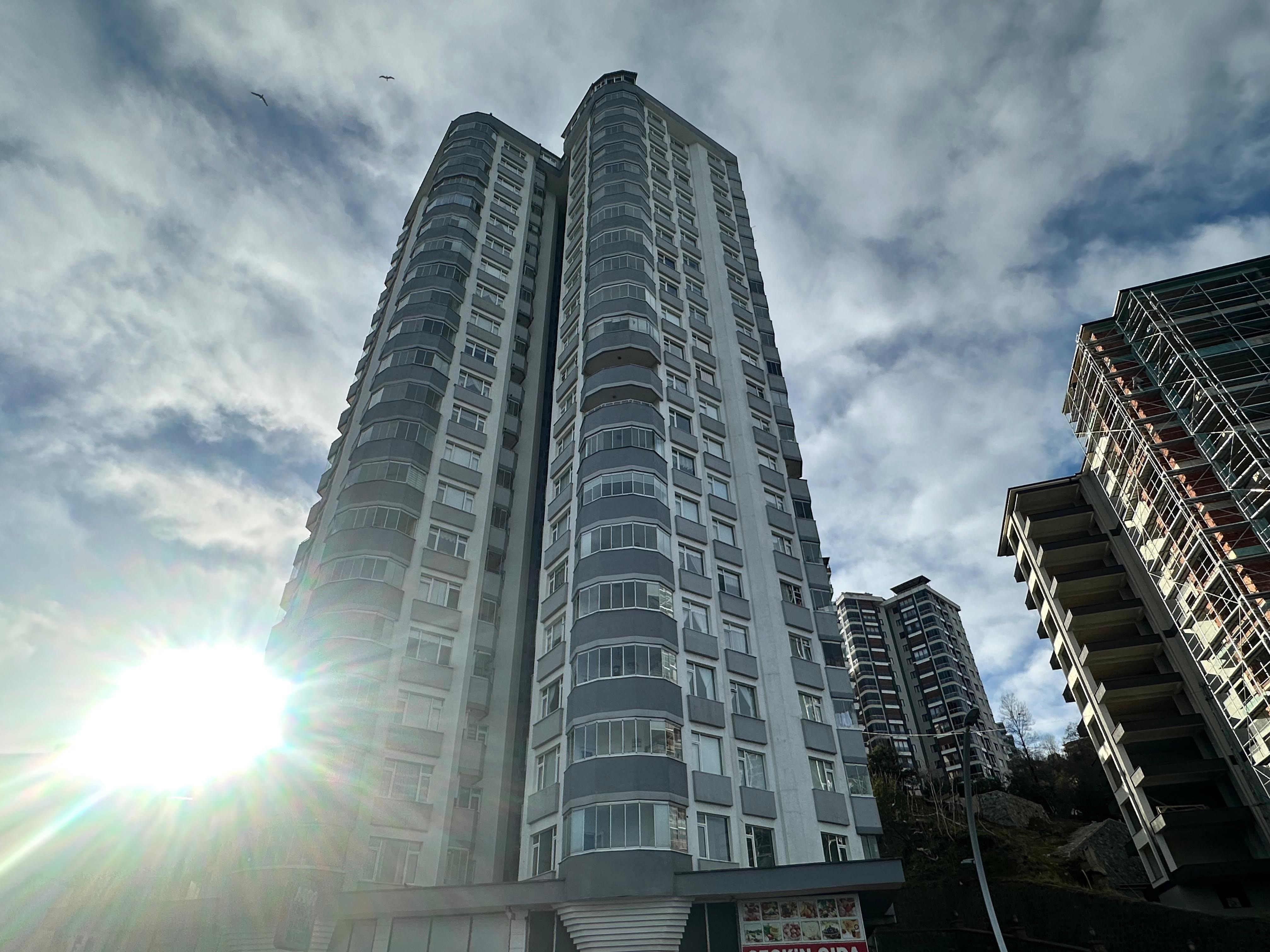 Feci Olay Binanın 10. Katından Düşen Akademisyen Hayatını Kaybetti 44