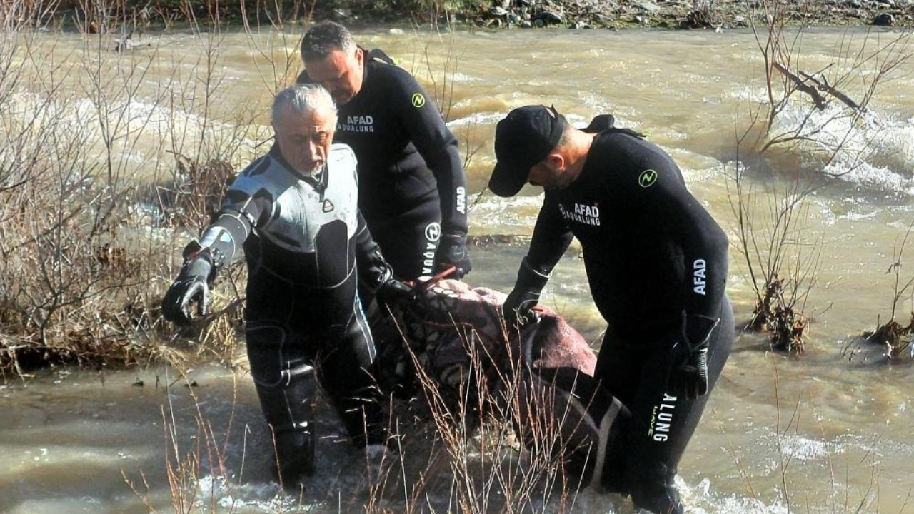 Günlerdir Aranıyordu, Dere Yatağında Cansız Bedeni Bulundu (1)
