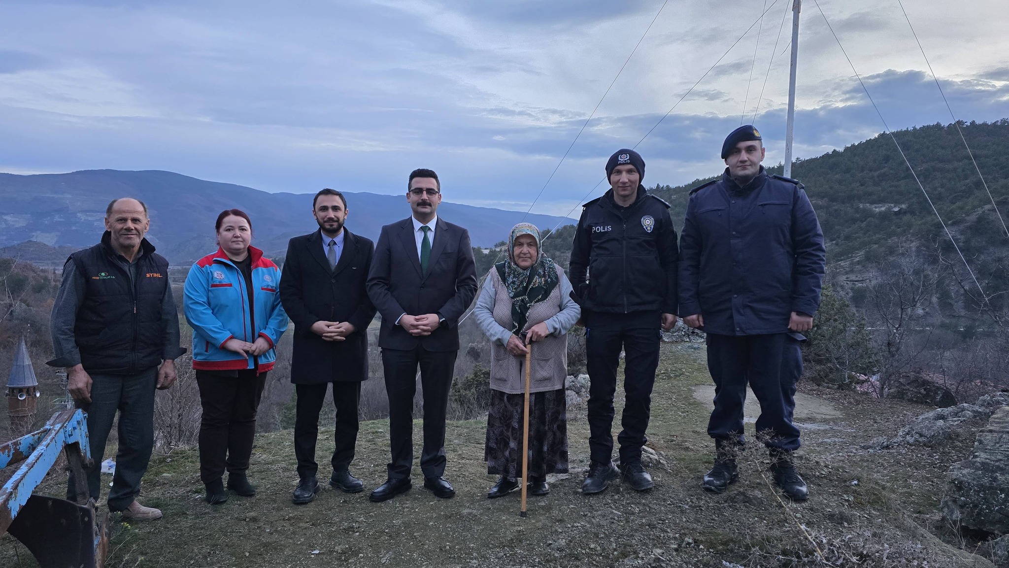 Hanönü'nün Köyünde Vatandaşlarla Ilgilendi Talep Ve Ihtiyaçlarını Dinledi 14