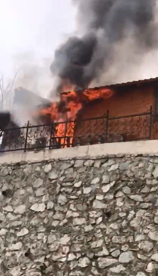 Hastane Yakınındaki Taksi Durağında Yangın Paniği1