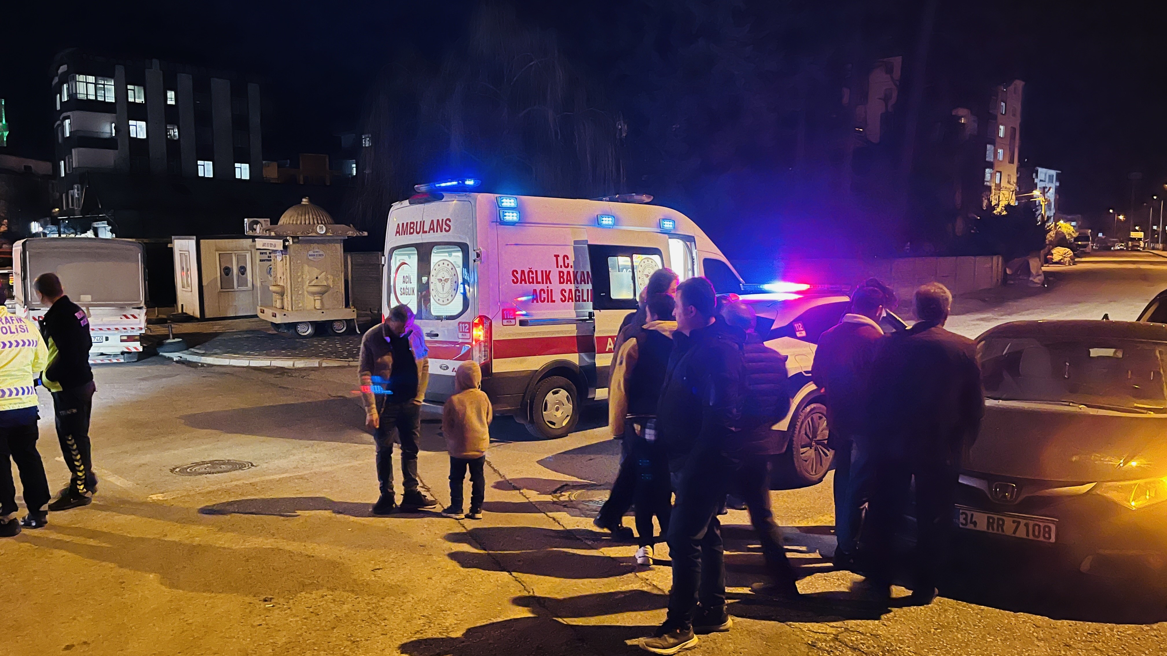 İki Otomobil Çarpıştı Feci Kazada 2 Kişi Yaralandı 88888888888888