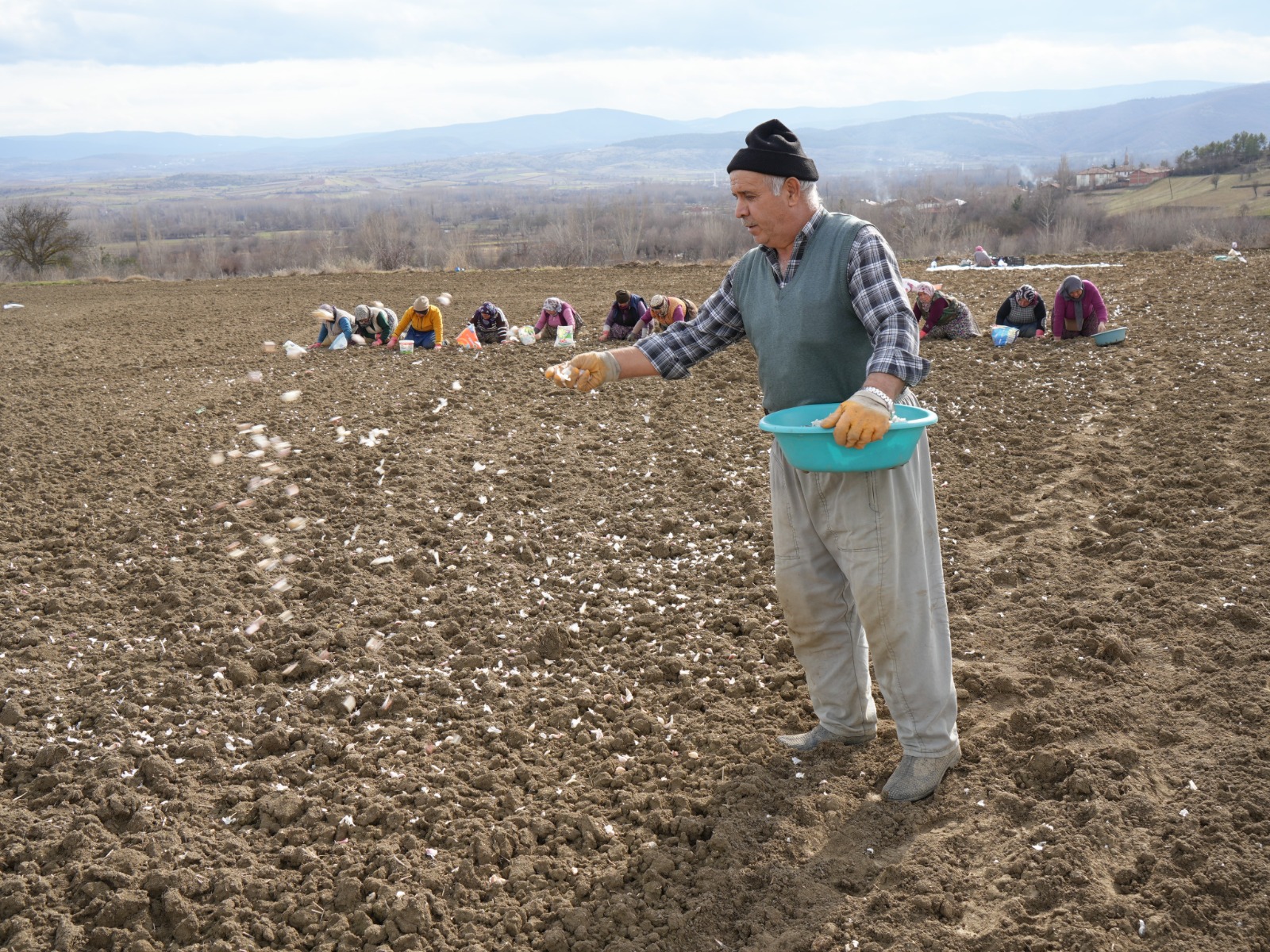 İstanbul'dan Memleketi Taşköprü'ye Döndü Megakenti Bırakıp Toprağa Sarıldı 16
