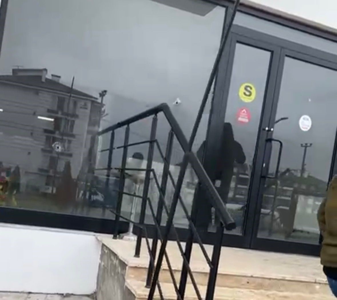 İşyerine Silahlı Saldırı Cip Ve Işyeri Kurşunların Hedefi Oldu! 888888888888888888888888888888888888888888888888888888888888