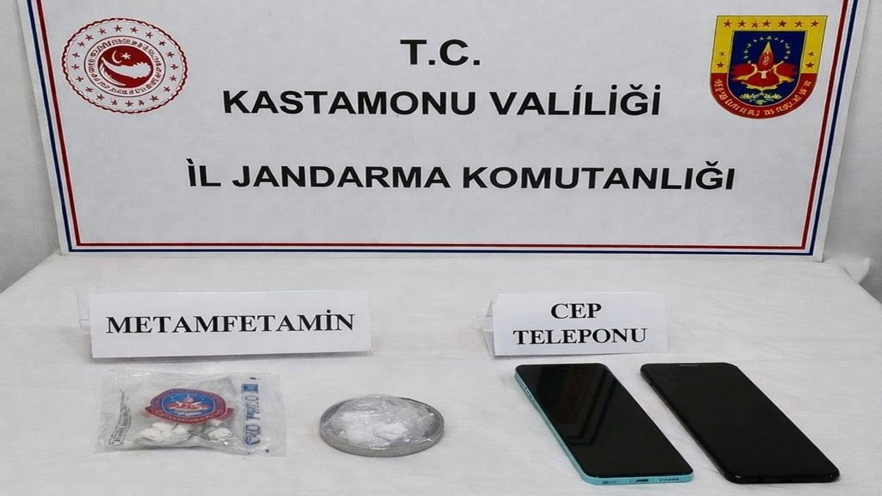 Jandarma Operasyon Uyuşturucu Para Telefon (1)