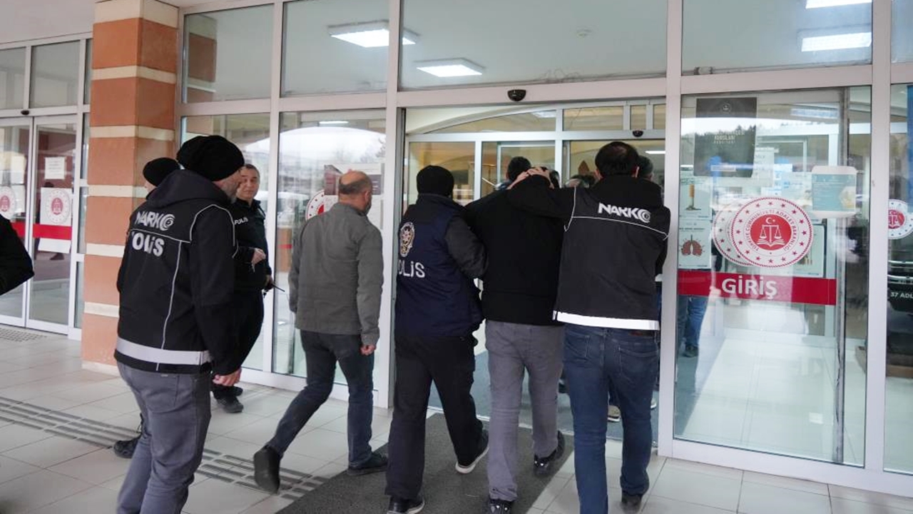 Kastamonu Adliye Operasyon Şüpheli (2)