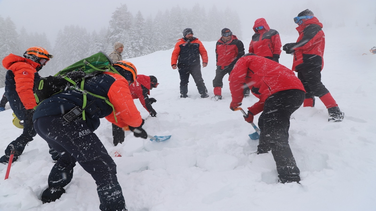 Kastamonu Ilgaz Heyelan Arama Kurtarma (2)