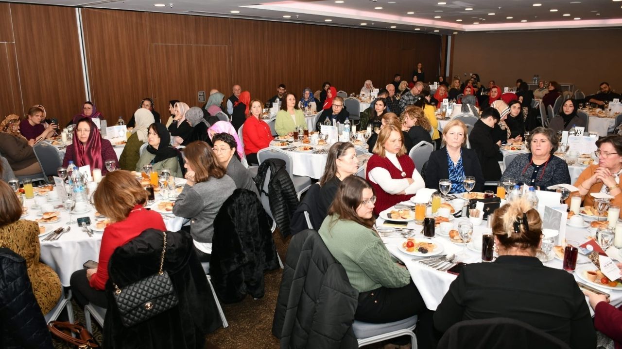 Kastamonu Kadın Derneği’nden Vefa Iftarı Kahraman Kadınlar Anıldı (2)