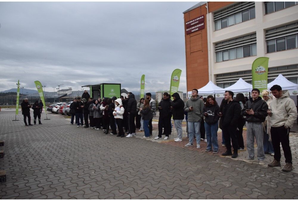 Kastamonu Üniversitesi'nde Çevre Tırı Ilgi Odağı Oldu 8