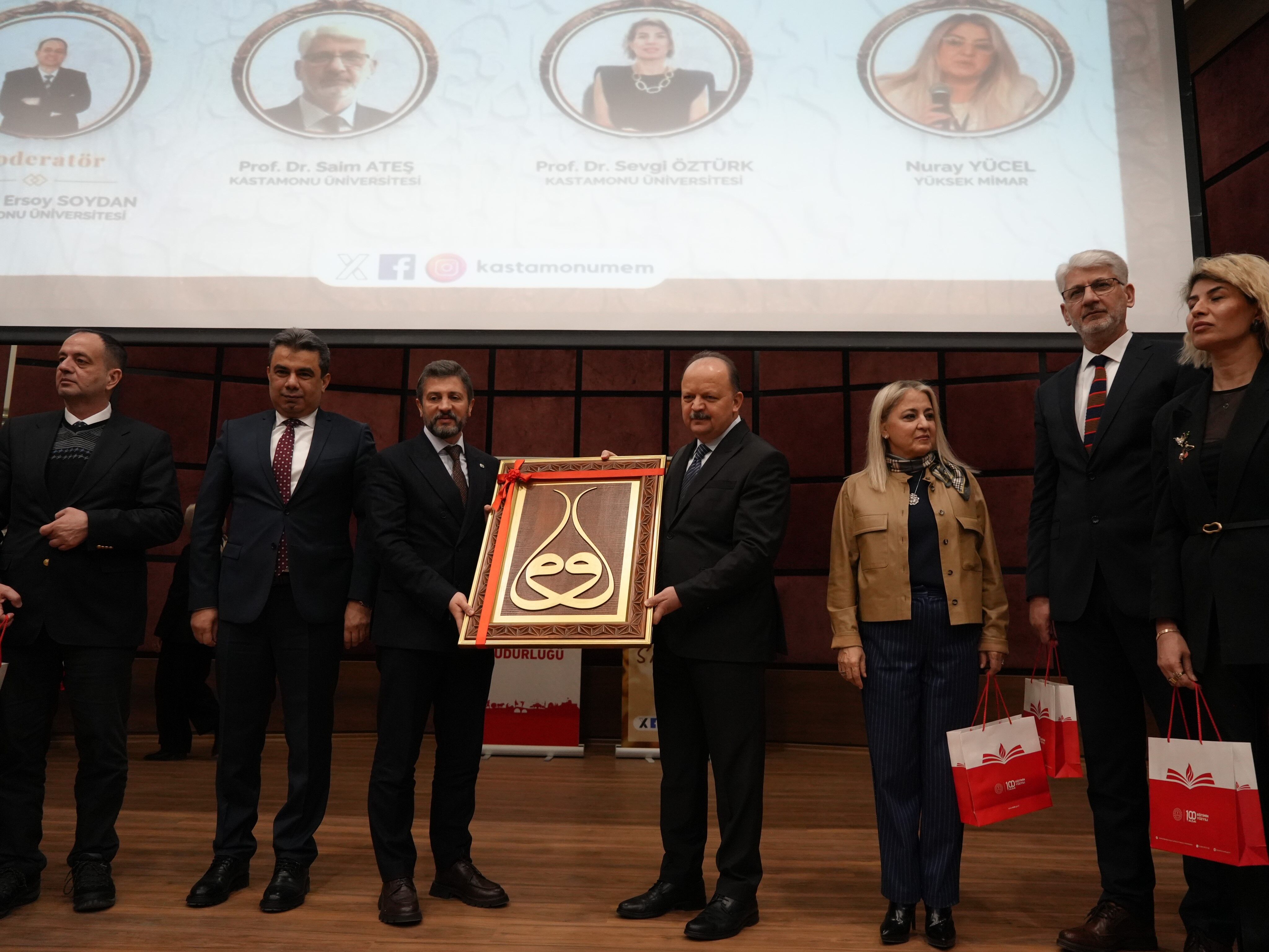 Kastamonu Valisi Dallı 'İlgisi Olanlar Biraz Fedakarlık Yaparsa Bu Sanatları Kaybetmeyiz' 18