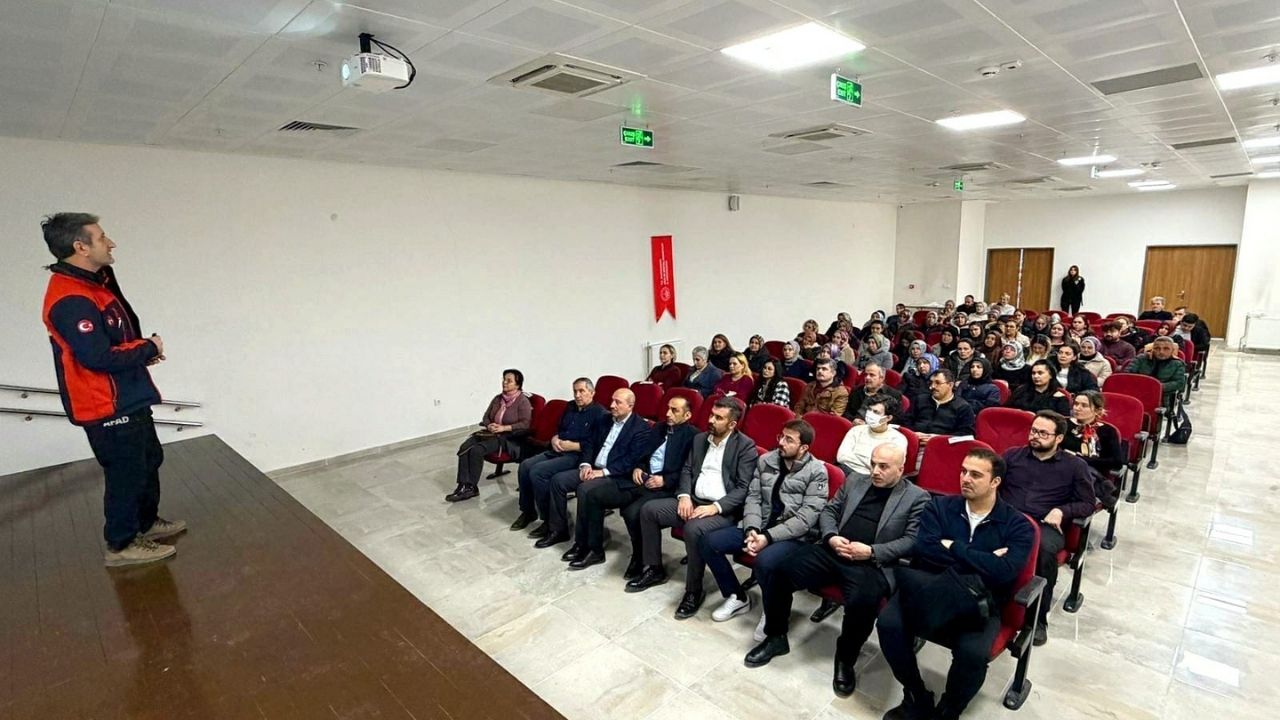 Kastamonu’da Afet Bilinci Güçleniyor Afad’dan Kurumlara Eğitim Turu (1)