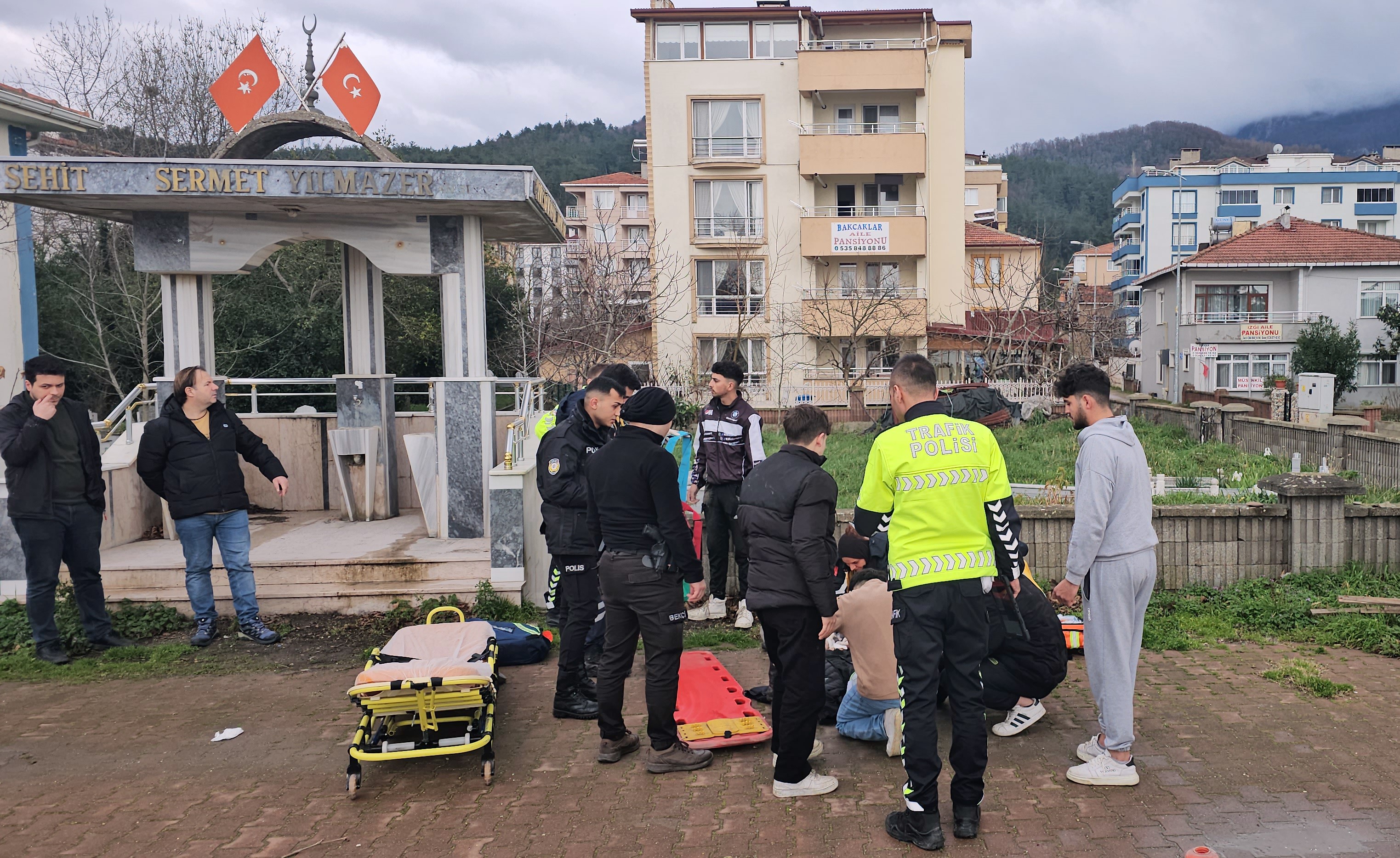 Kastamonu'da Feci Kaza! Motosiklet Ile Otomobil Çarpıştı 2 Kişi Yaralandı! 14