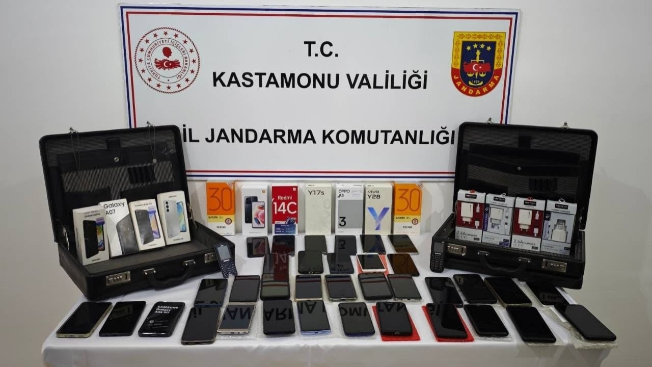 Kastamonu’da Kaçakçılık Operasyonu 3 Şüpheli Gözaltında (1)