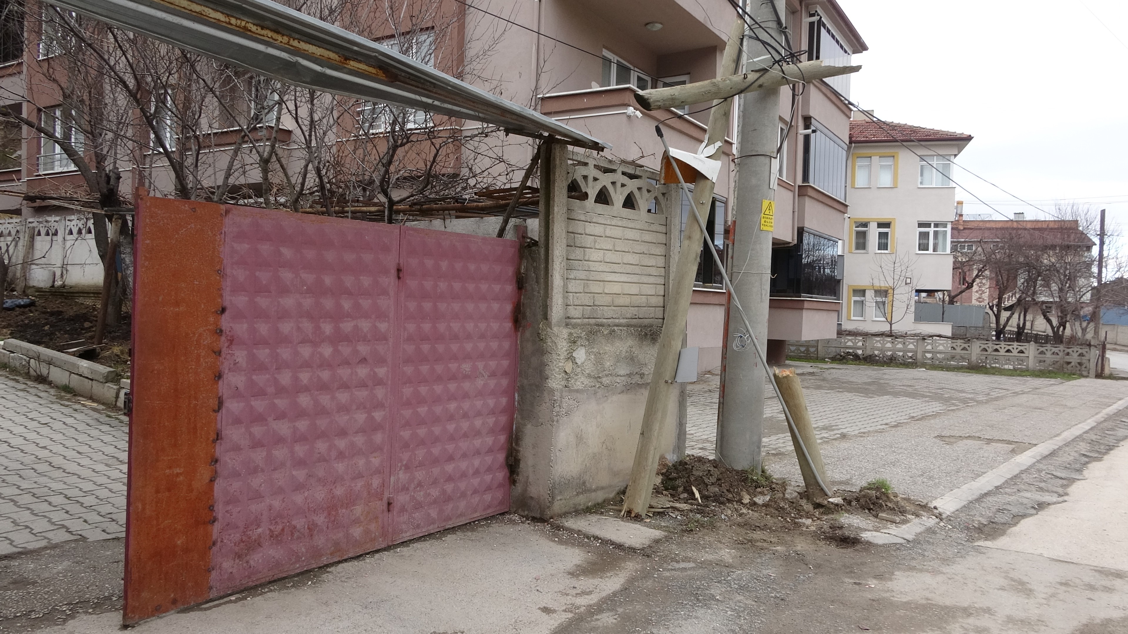 Kastamonu'da Kontrolden Çıkan Otomobil Kalabalığın Arasına Daldı O Anlar Kamerada! 88888888888888