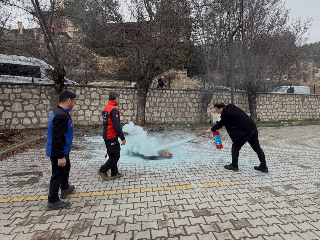 Kastamonu'da Kurum Personeline Kapsamlı Eğitim Yangın Tatbikatı Yapıldı 12