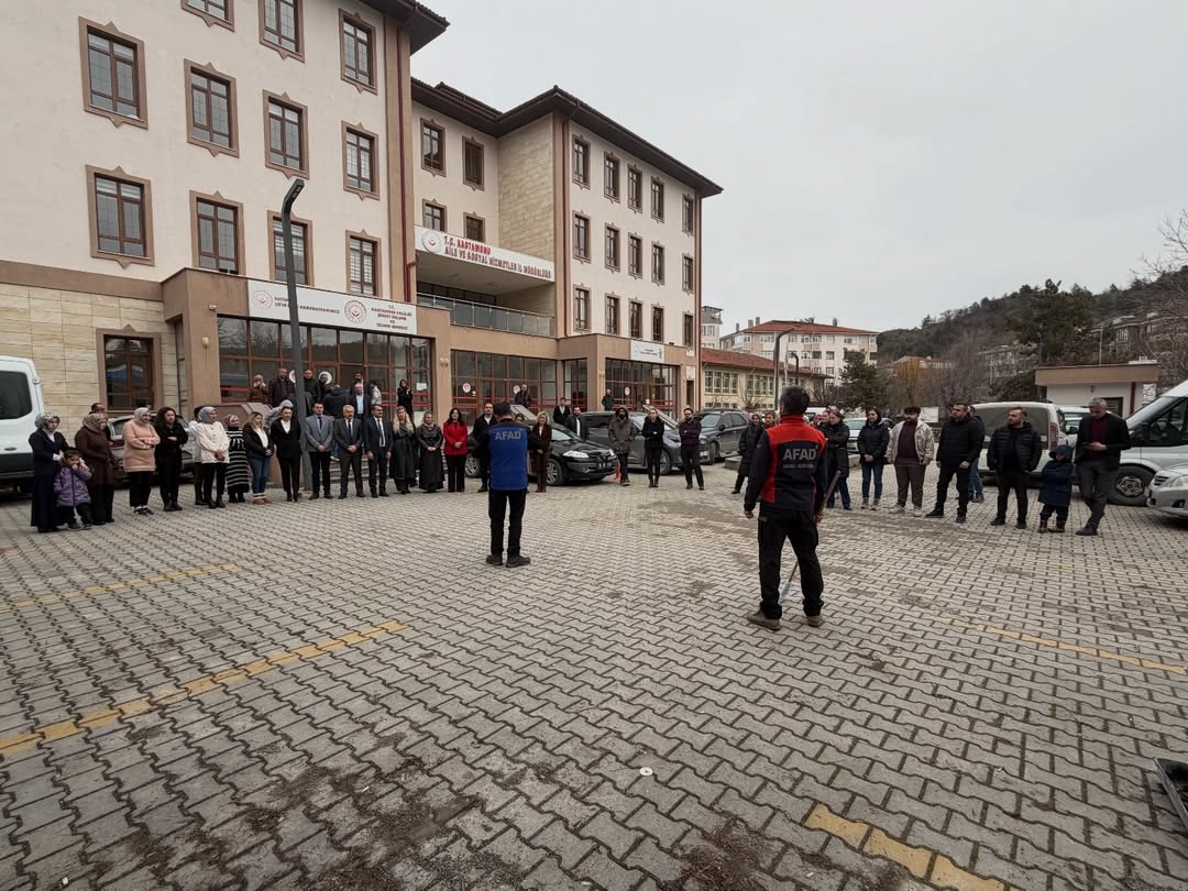 Kastamonu'da Kurum Personeline Kapsamlı Eğitim Yangın Tatbikatı Yapıldı 19
