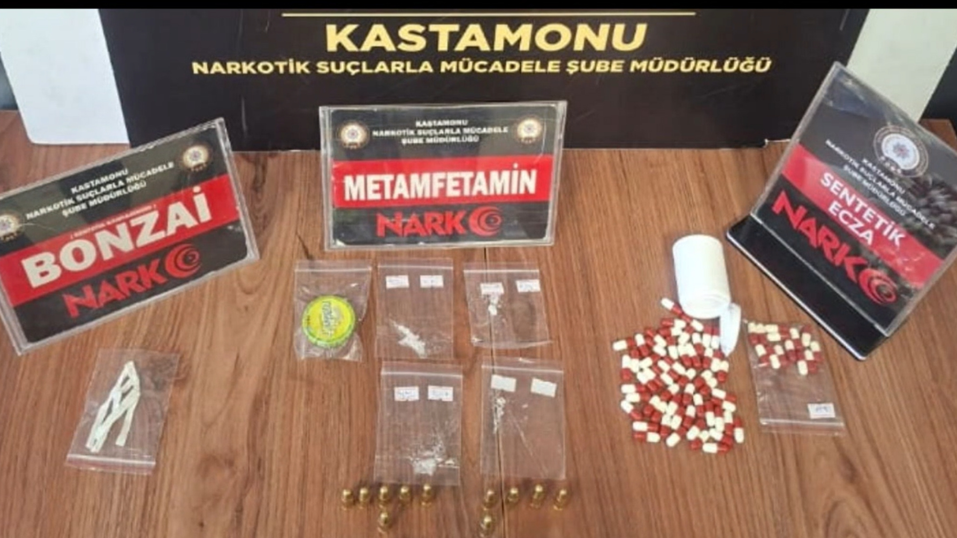 Kastamonu’da Narkotik Operasyonu 4 Şüpheli Yakalandı (1)