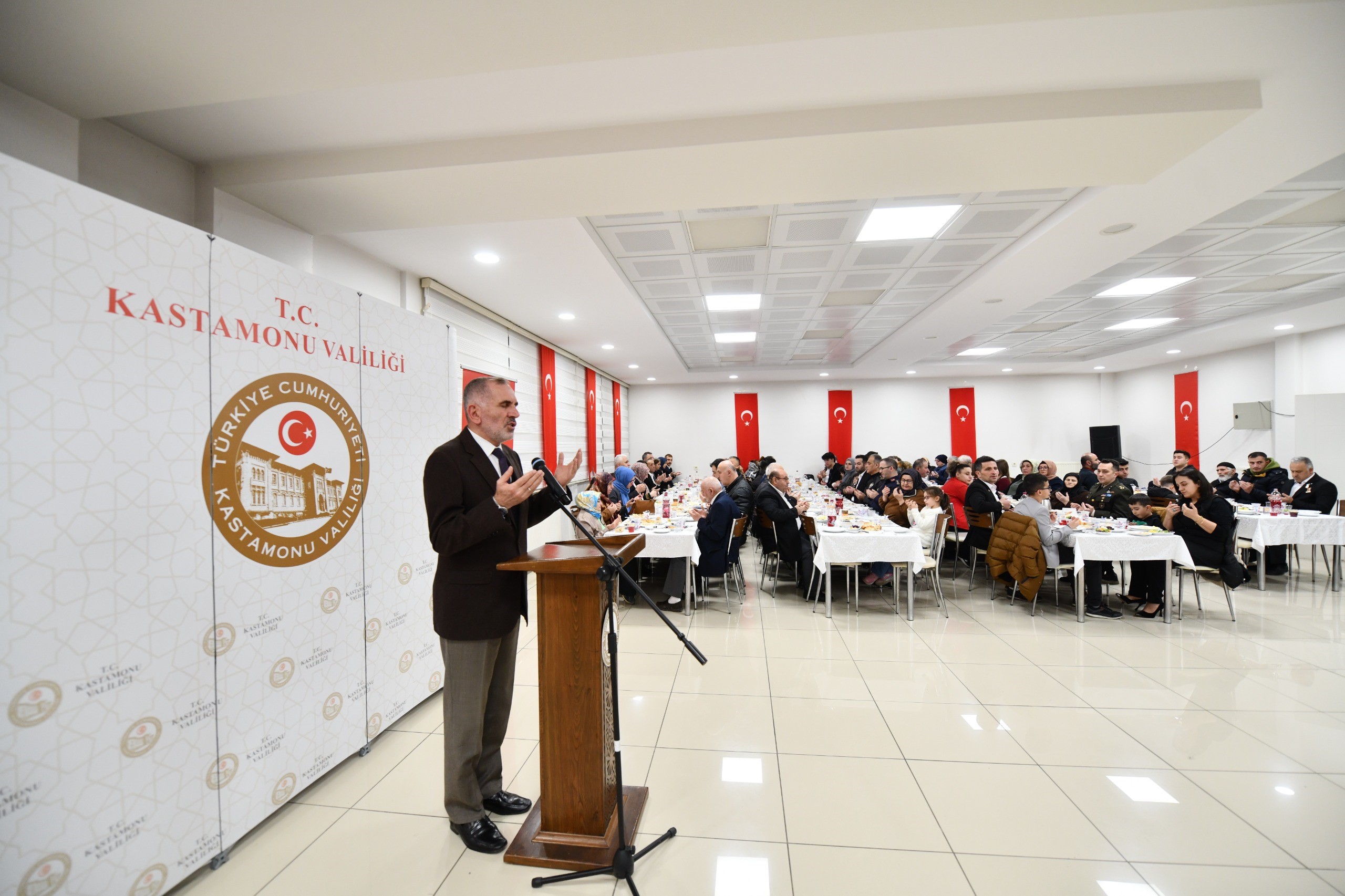 Kastamonu'da Şehit Aileleri Ve Gaziler Iftar Sofrasında Bir Araya Geldi 12