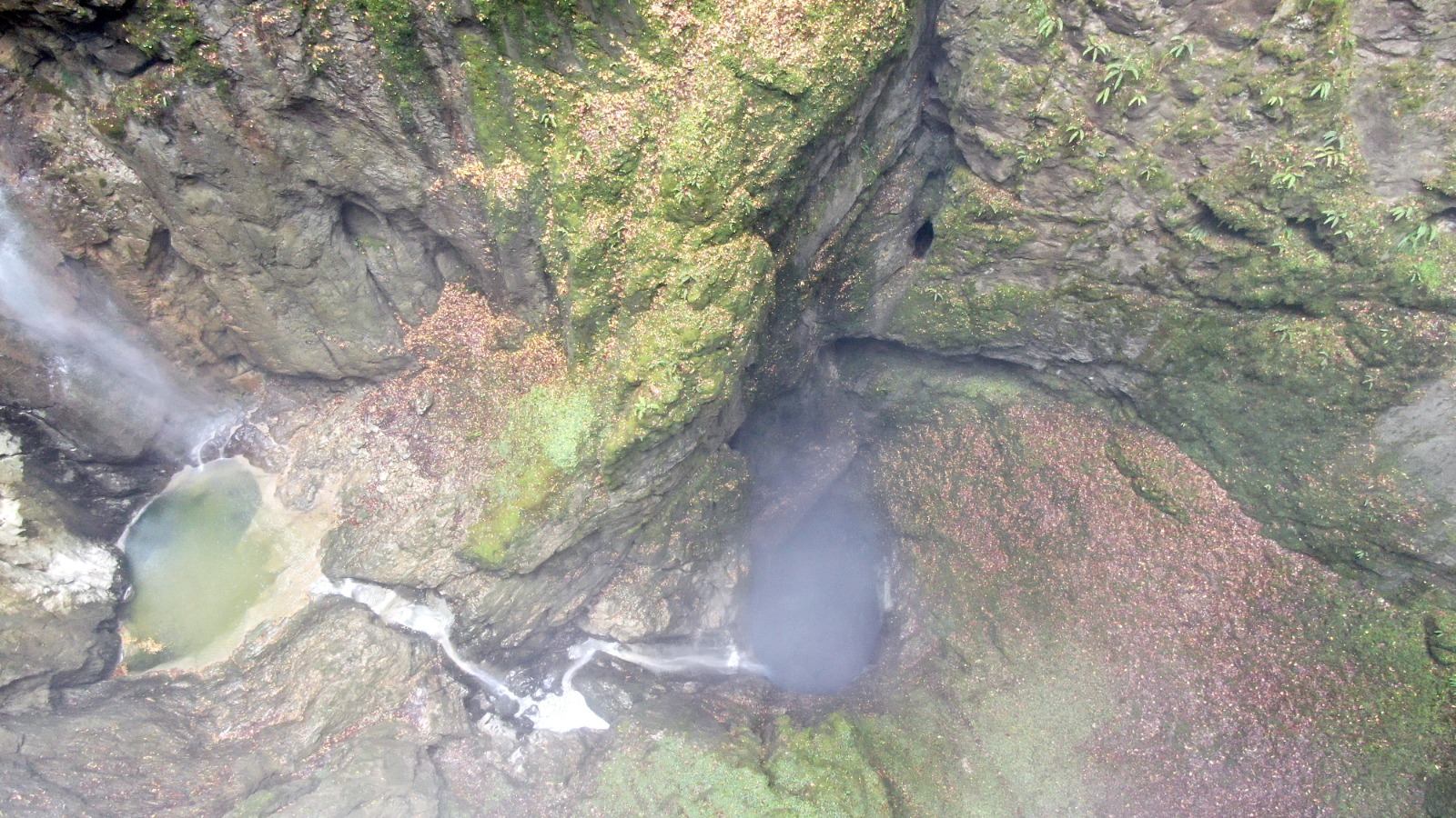 Kastamonu'daki Mağaranın Içinden Şelale Akıyor Karadeniz'in En Derin Mağarası Mest Ediyor! 18