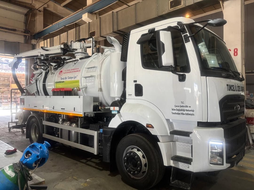 Kastamonu'nun Ilçe Belediyesine Vidanjör Desteği Yatırım Programına Alındı 12