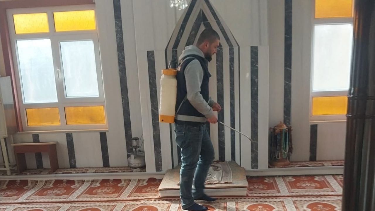 Kastamonu’nun Ilçesinde Camiler Gül Suyuyla Kokulandırıldı (3)