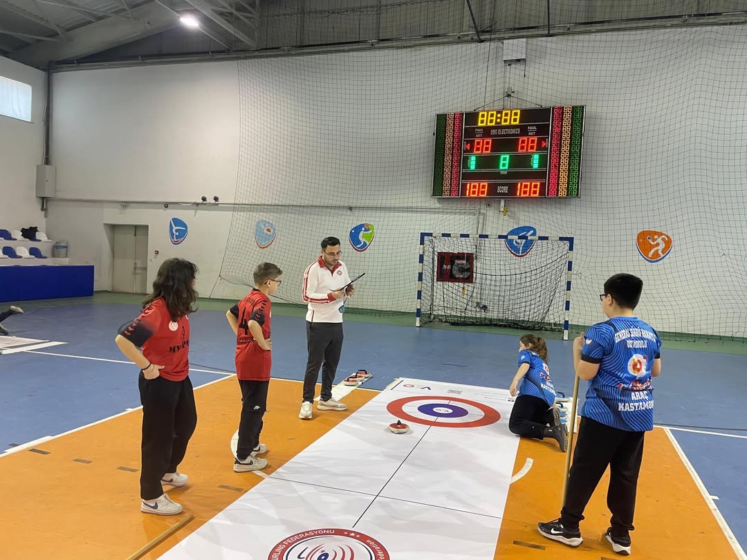 Kastamonu'nun Ilçesinde Floor Curling Turnuvası Gerçekleştirildi 15