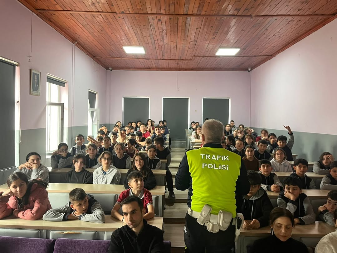 Kastamonu'nun Ilçesinde Öğrencilere Trafik Güvenliği Eğitimi Verildi 88888888888888