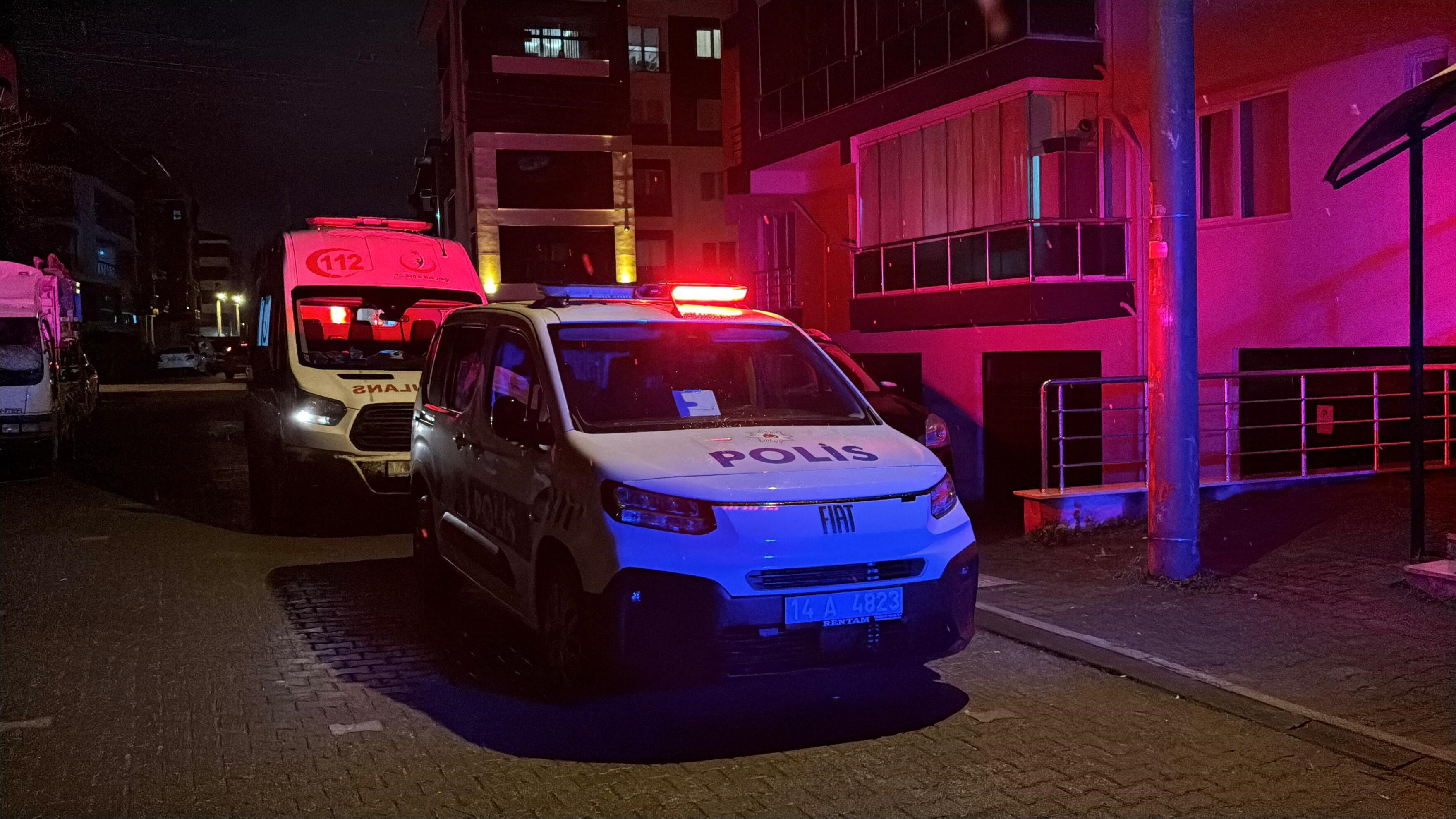 Kendini Odaya Kilitleyen Şizofreni Hastası Kadını Polis Ikna Etti Tedavi Altına Alındı 4