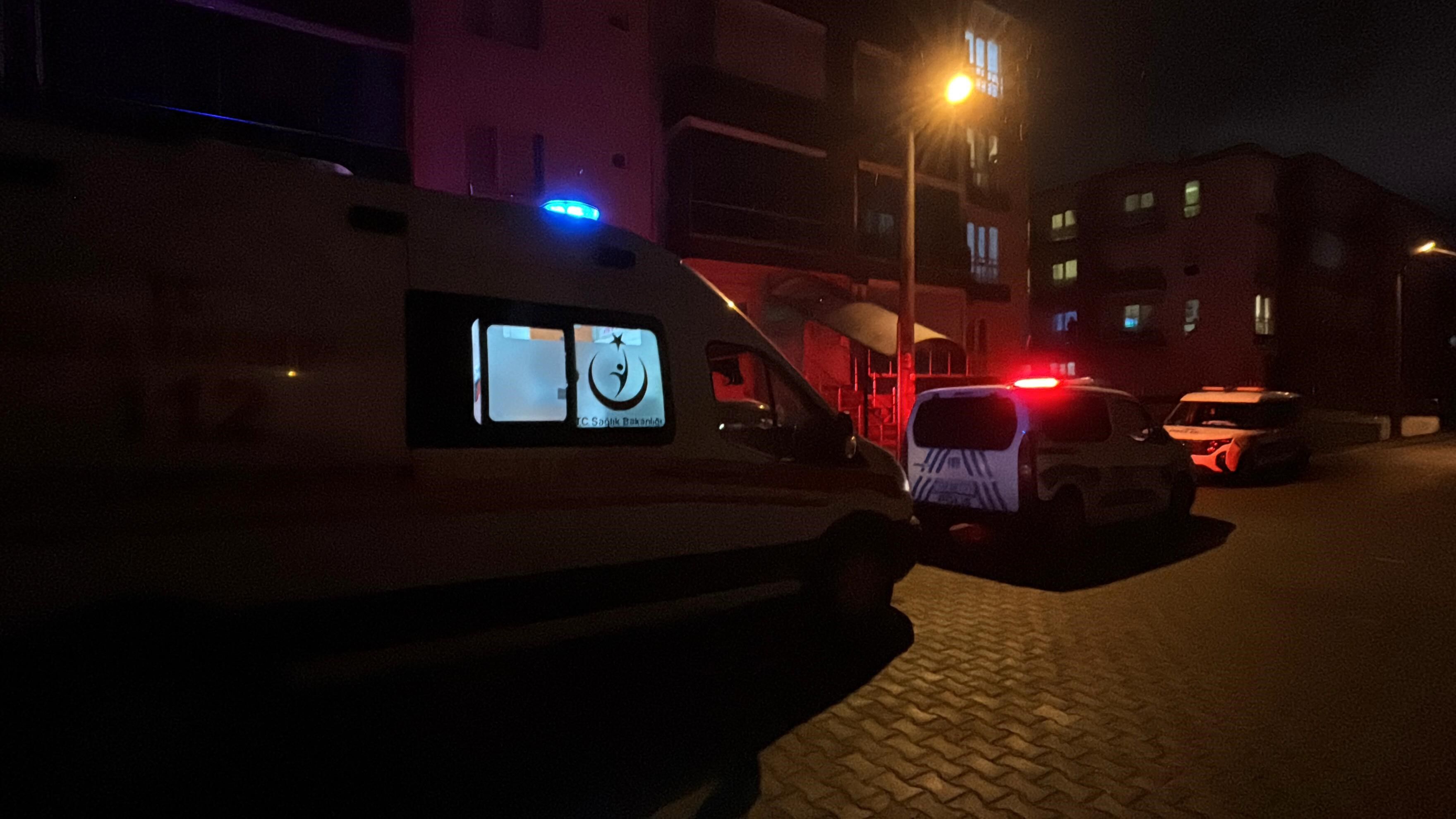 Kendini Odaya Kilitleyen Şizofreni Hastası Kadını Polis Ikna Etti Tedavi Altına Alındı 6