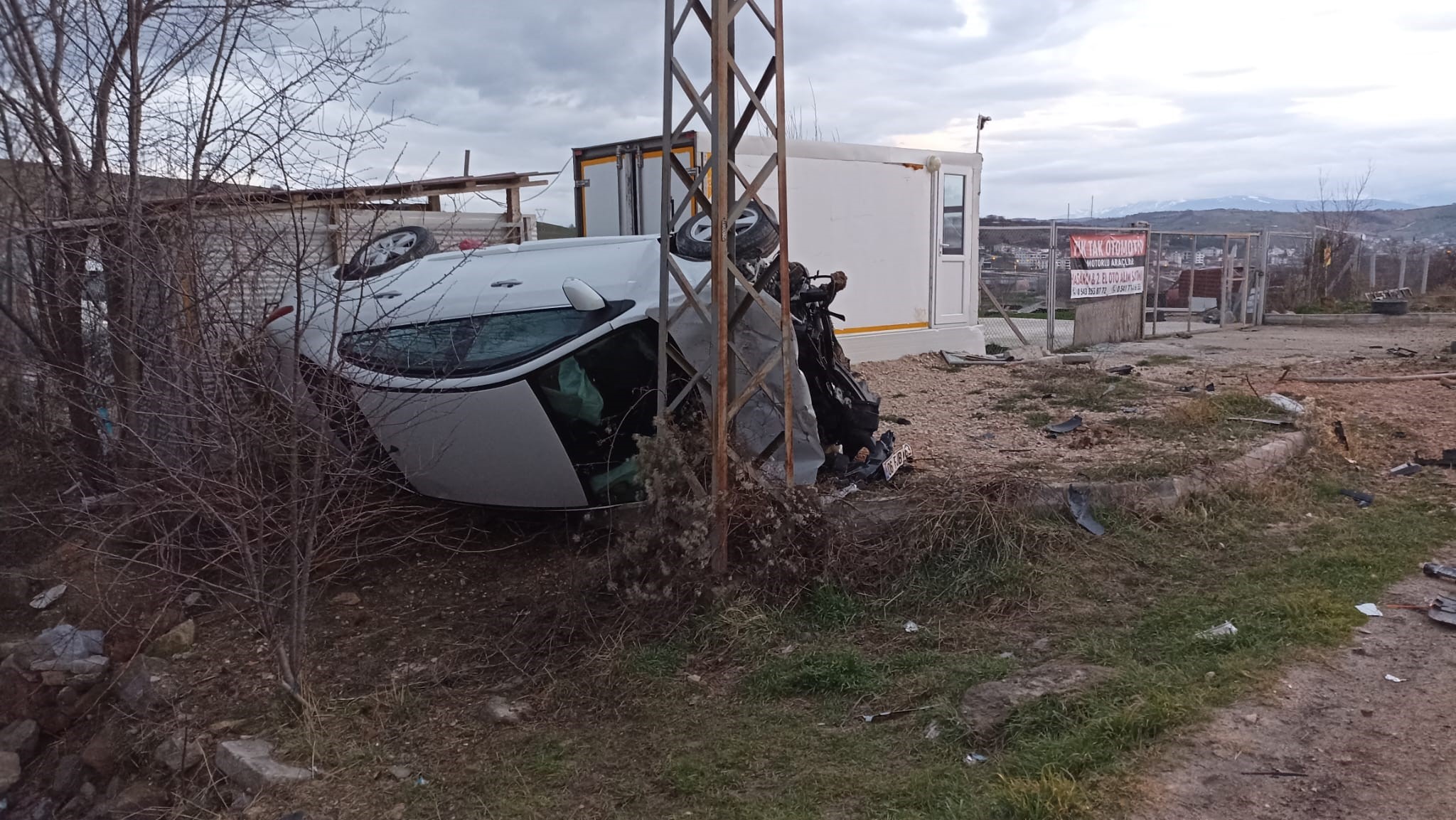 Kontrolünü Kaybeden Otomobil Takla Attı 2 Yaralı